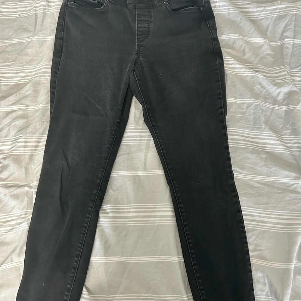 Levi Strauss Signature Gold Women's Totally Shaping Pull-on Skinny Jeans